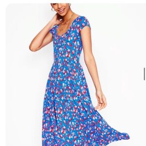 Boden Samantha Scoop Jersey Dress with Red and Pink Floral Pattern